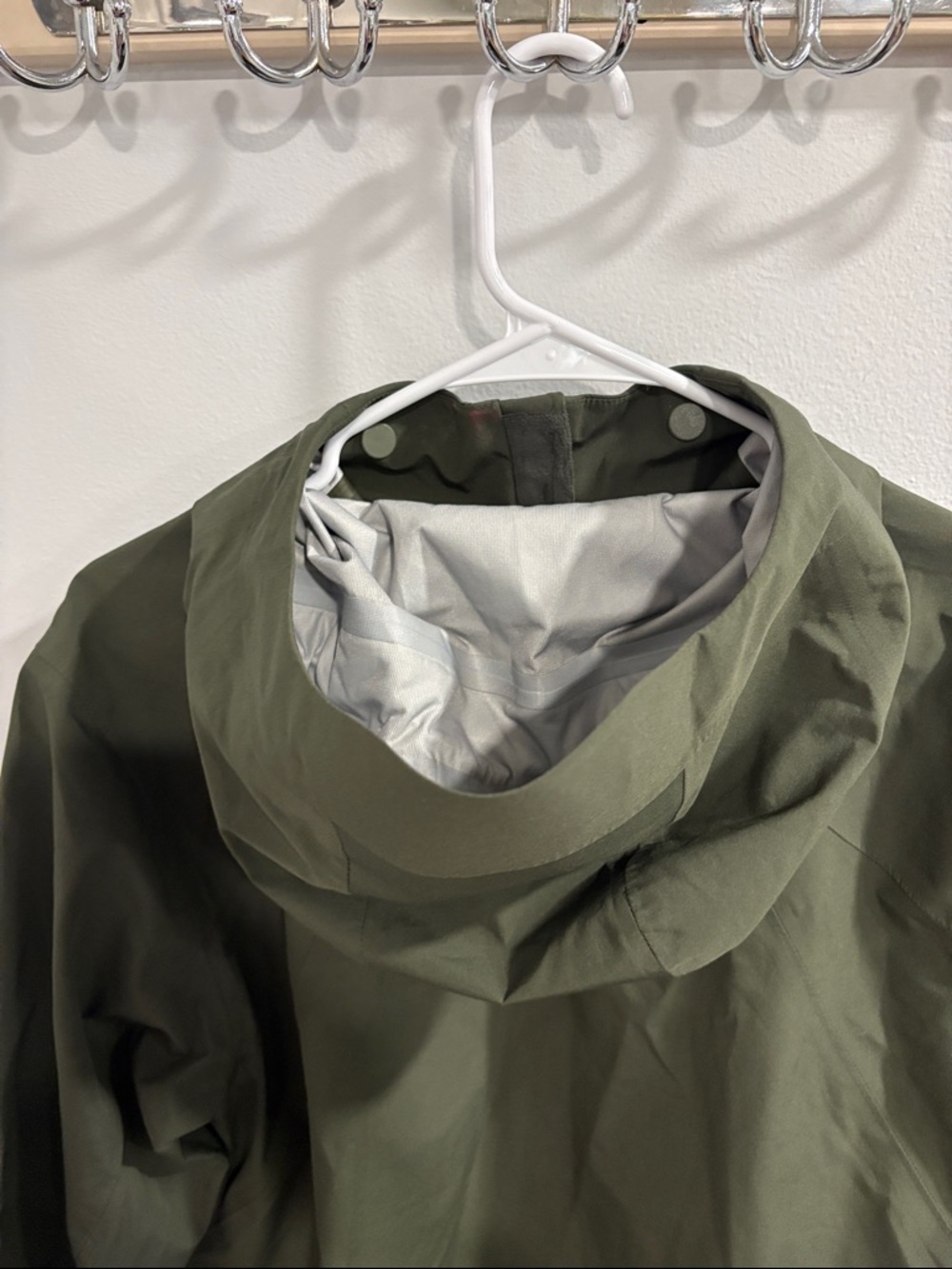 H&M Move Olive Green Utility Jacket with Yellow Pull Tab - Picture 5 of 12